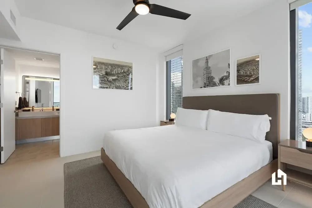 Stylish Apartments with Partial Ocean Views in Downtown - photo 13