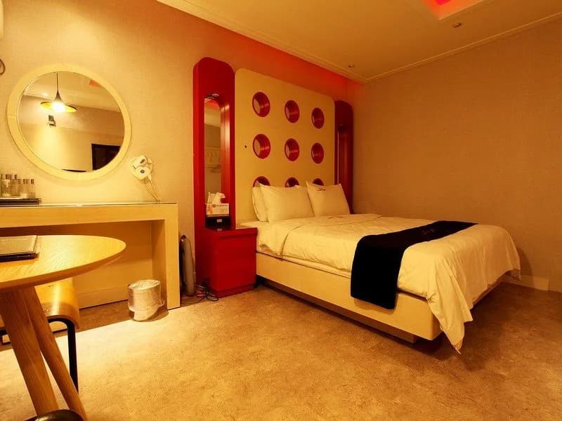 Donkey Hotel - photo 3