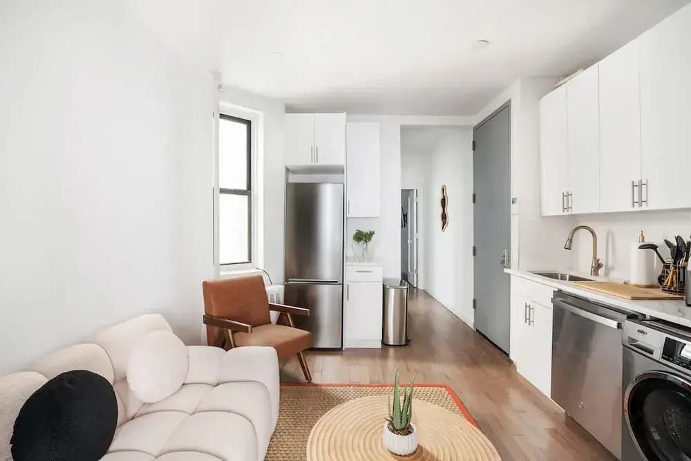 1290-3 New Renovated 2 Bedrooms in UES - photo 11