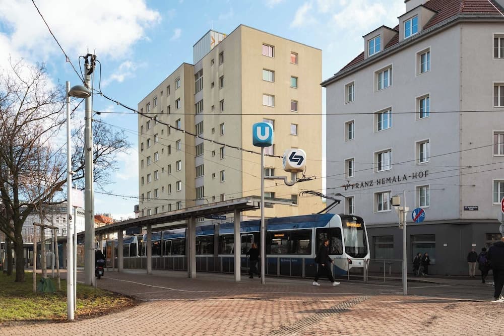 Limehome Vienna Vivenotgasse - photo 1
