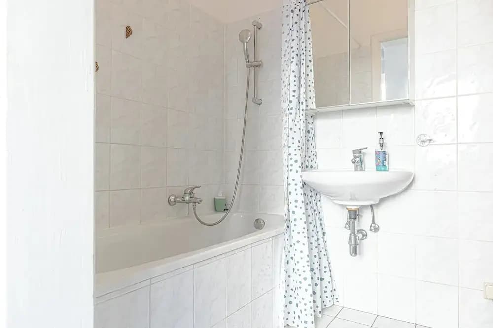 Cozy 2BR Apt Near Vienna Center - photo 7