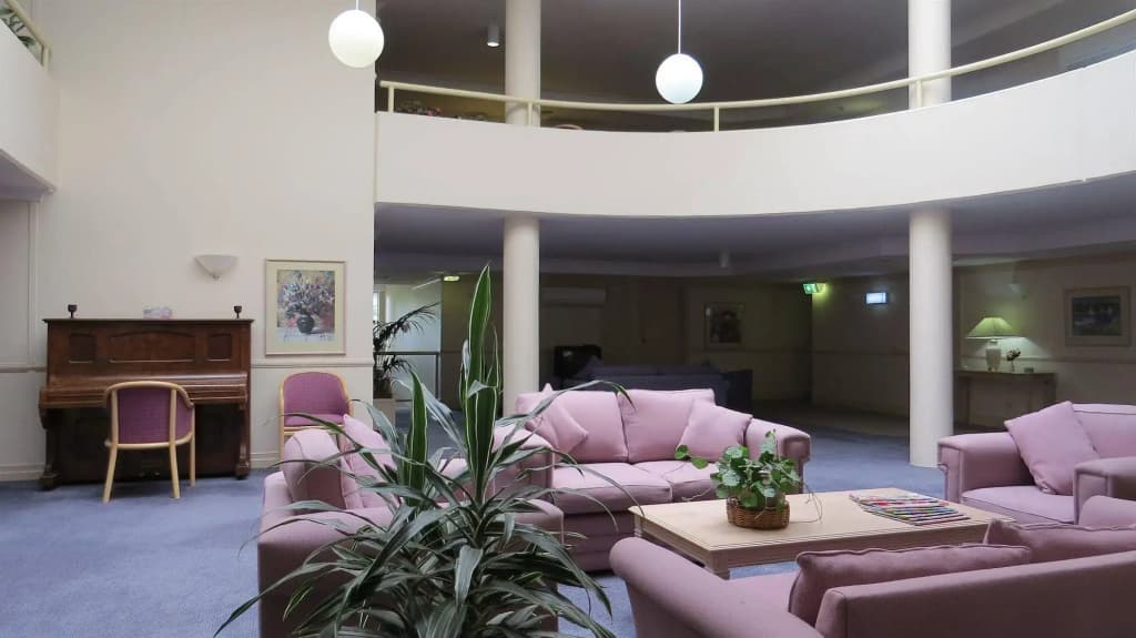 Wahroonga Waldorf Apartments Sydney - photo 2