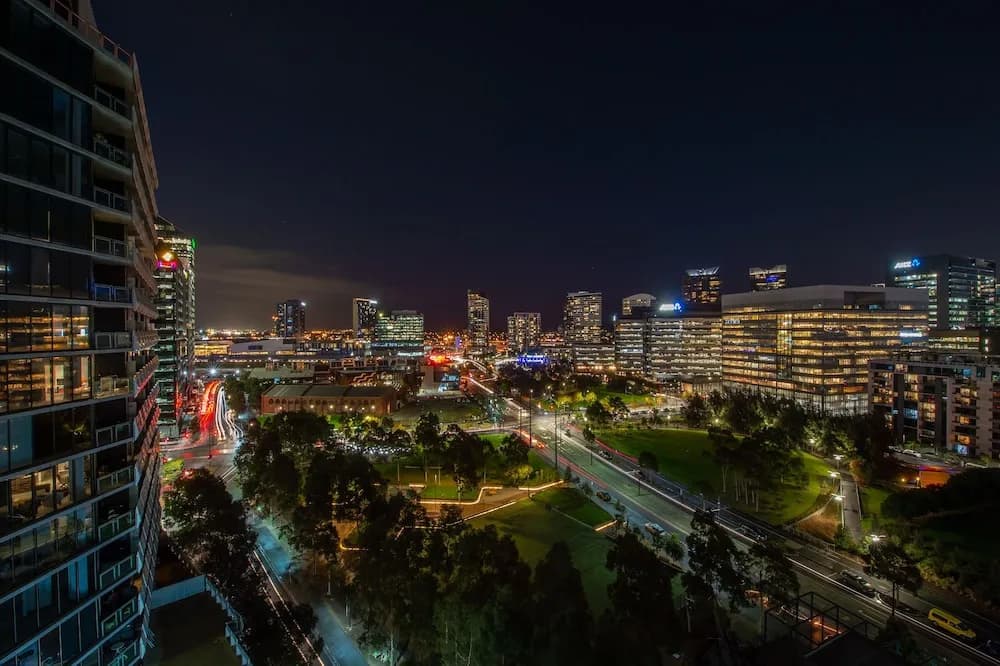 Luxury 3 Bed 2 Bath City Views - photo 13
