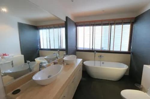 Naiharn Beach Villa - photo 9