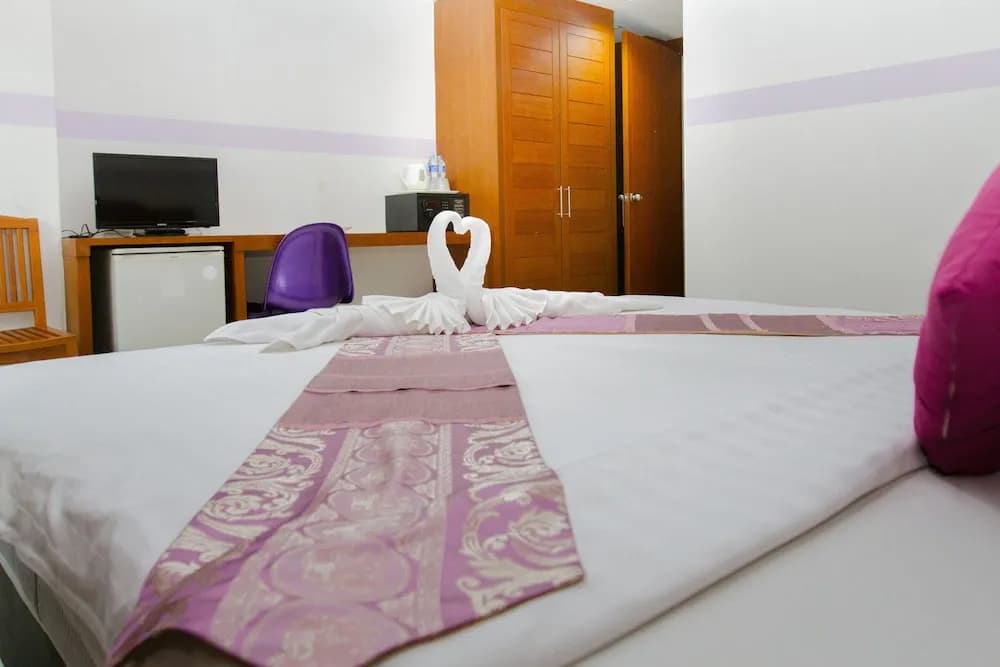 Chana Phuket Hotel - photo 3
