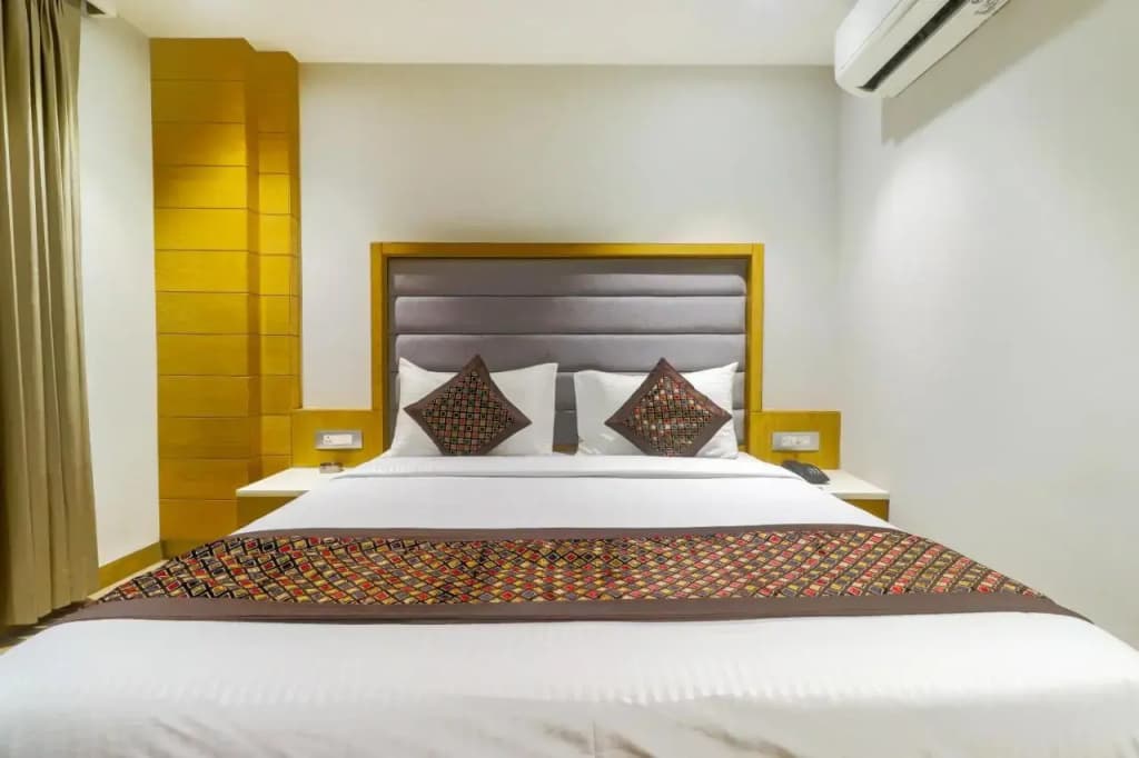 Hotel Bricks, Karol Bagh, New Delhi - photo 40