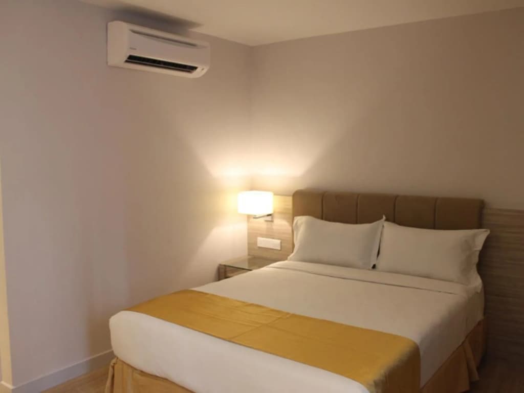 NU Hotel - photo 2