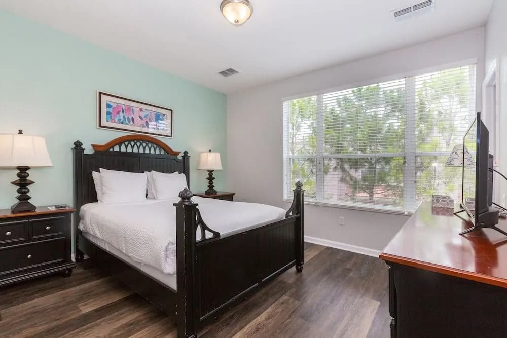 Luxury Townhome 3 Bedroom Condo by Redawning - photo 7