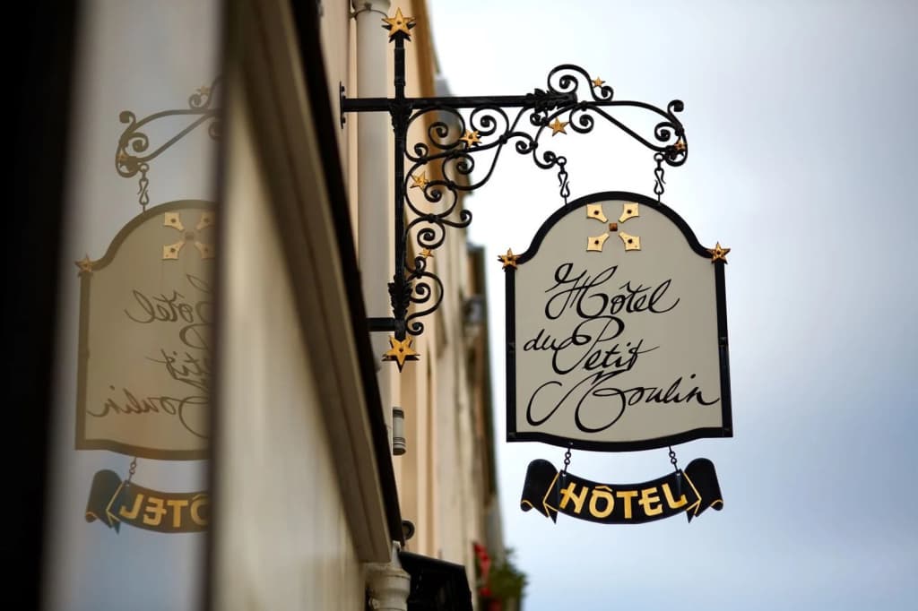 Hôtel du Petit Moulin, Haute Couture hotel by Lacroix - photo 32