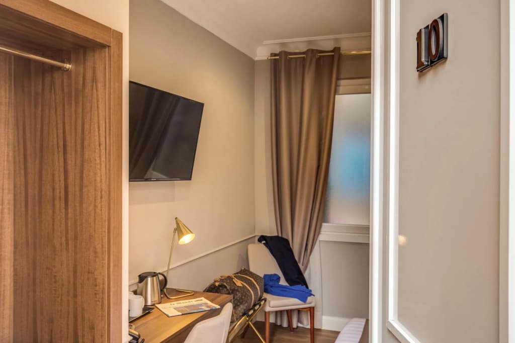 Charme Spagna Boutique Hotel - photo 15