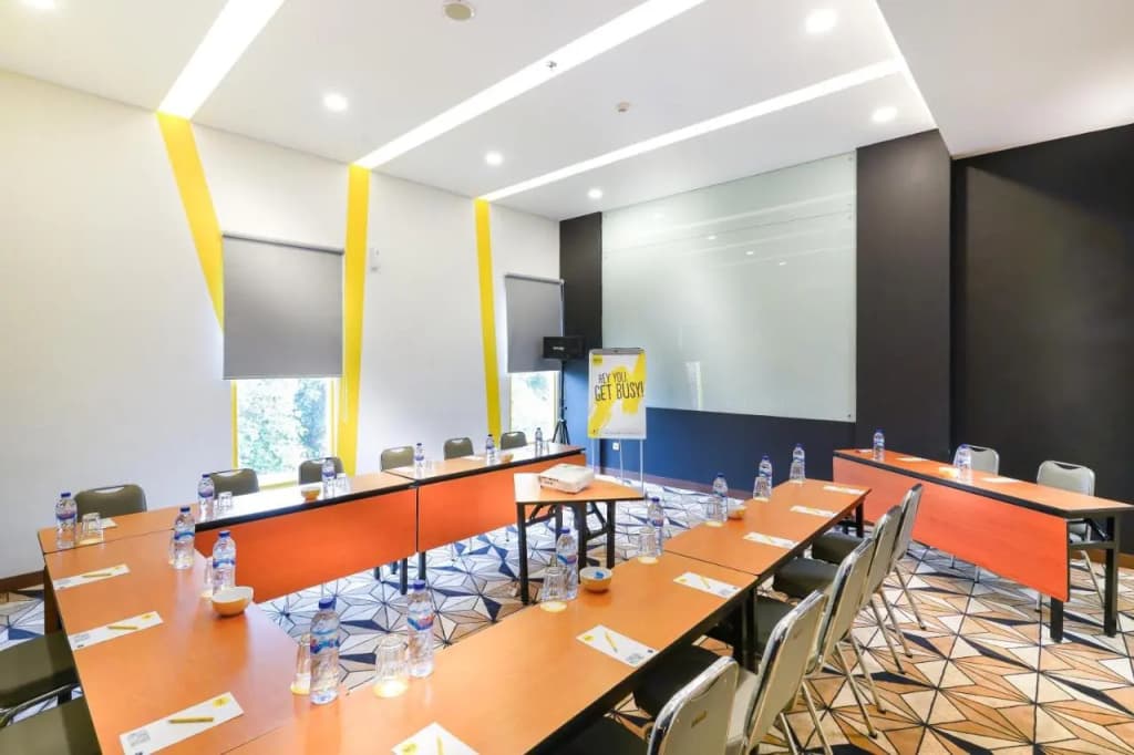 YELLO Hotel Manggarai Jakarta - photo 36