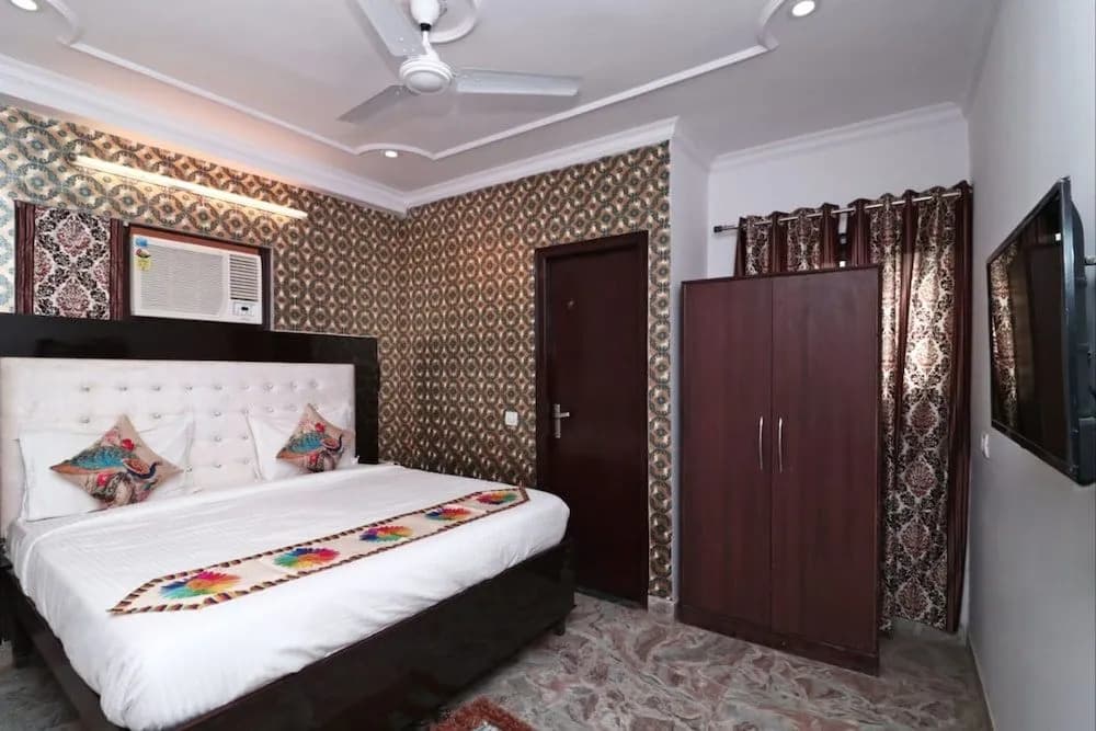 Hotel Eagle Inn - photo 6