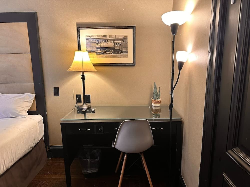 Brooklyn Finest Suites - photo 3