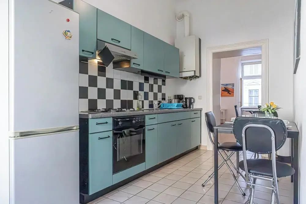 Cozy 2BR Apt Near Vienna Center - photo 10