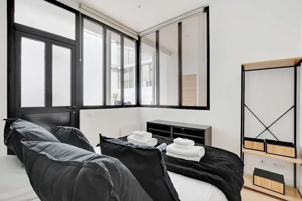 Authentique Apartment - 1br- 2P- Voltaire - photo 3