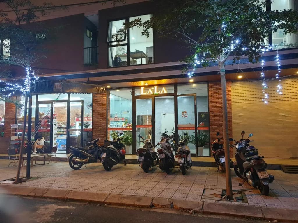 LaLa Apartment and Hotel - photo 12