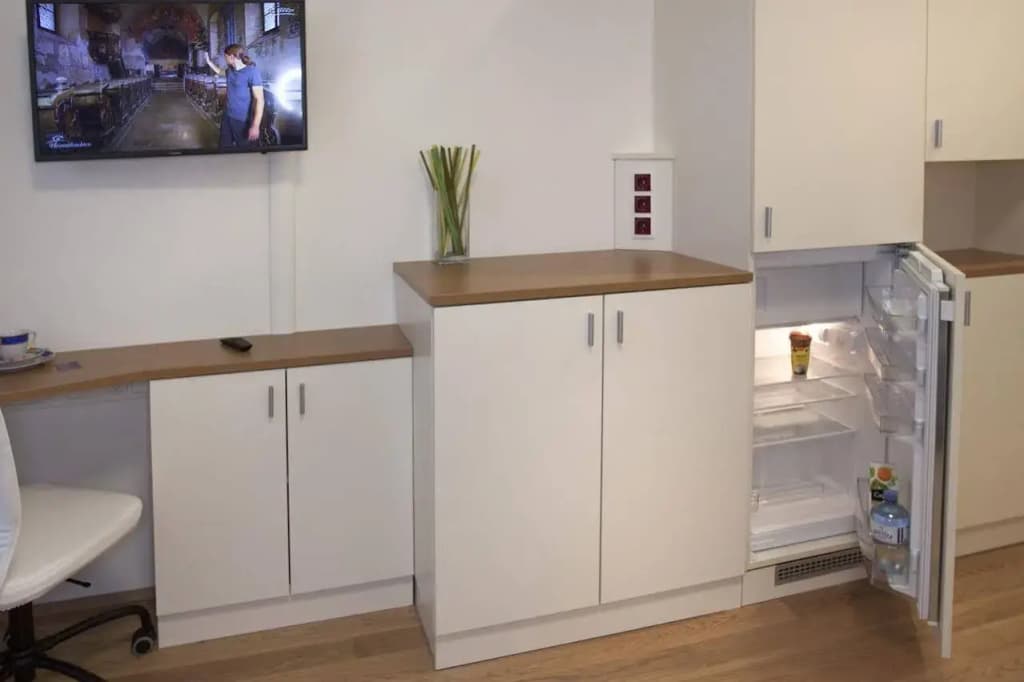 Riess City Rooms - Self Check-In - photo 11