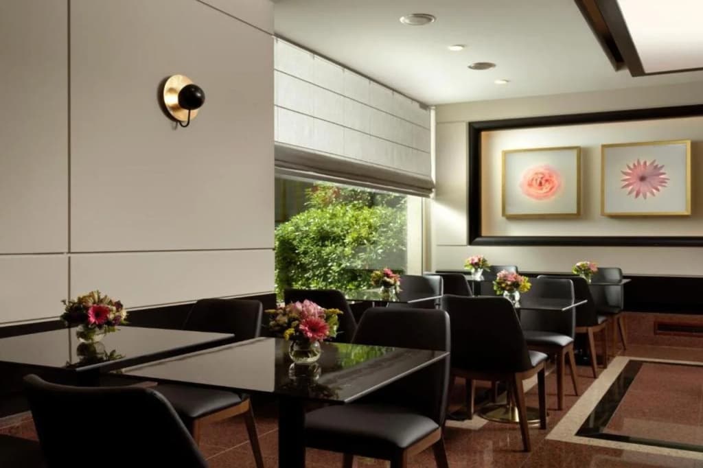 Holiday Suites - photo 17