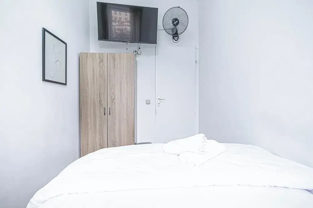 Cozy Room Shared Apt Millennium Tower - photo 4
