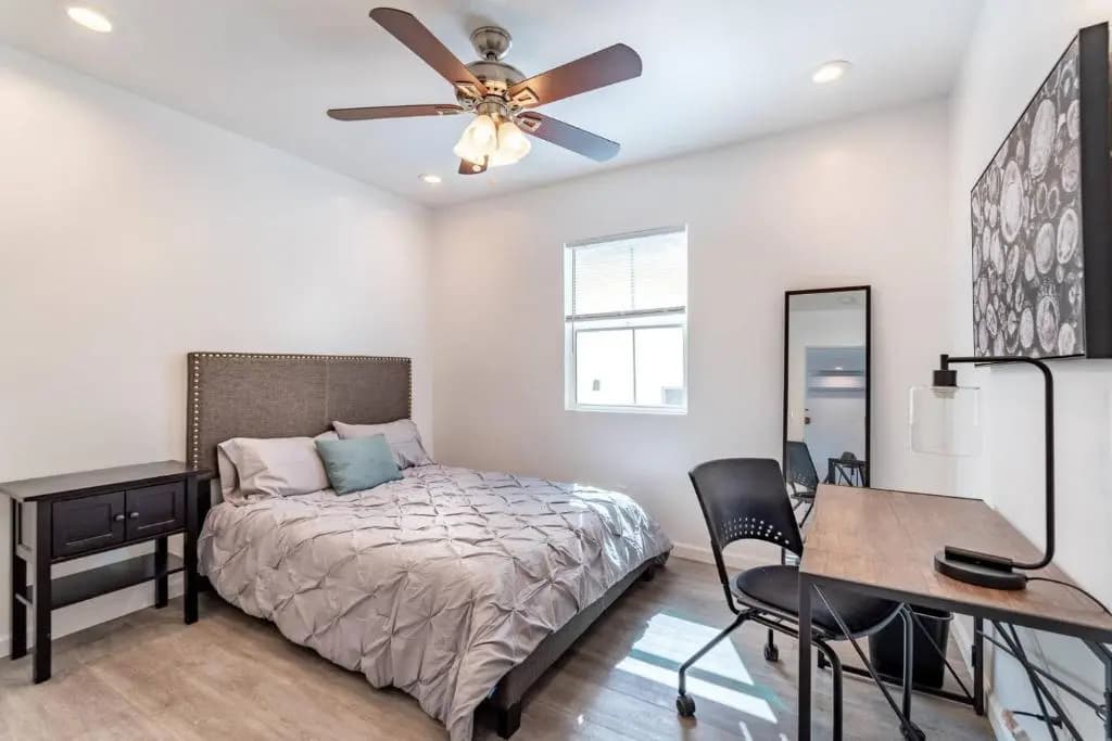 Leighton Campus Apt - main photo