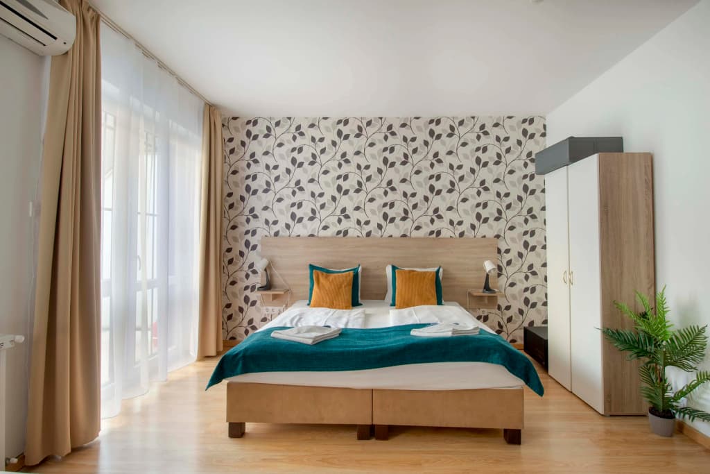 Prince Apartments - photo 2