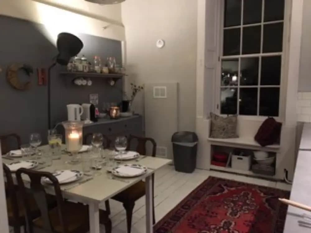Elegant 2 Bedroom Home in City Centre - photo 10