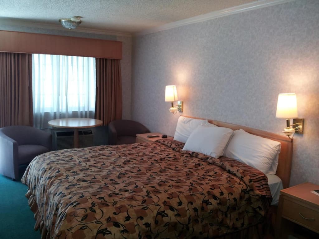 Castle Inn - photo 2