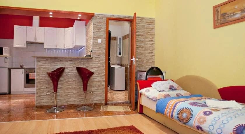 Natalie Apartments - photo 3