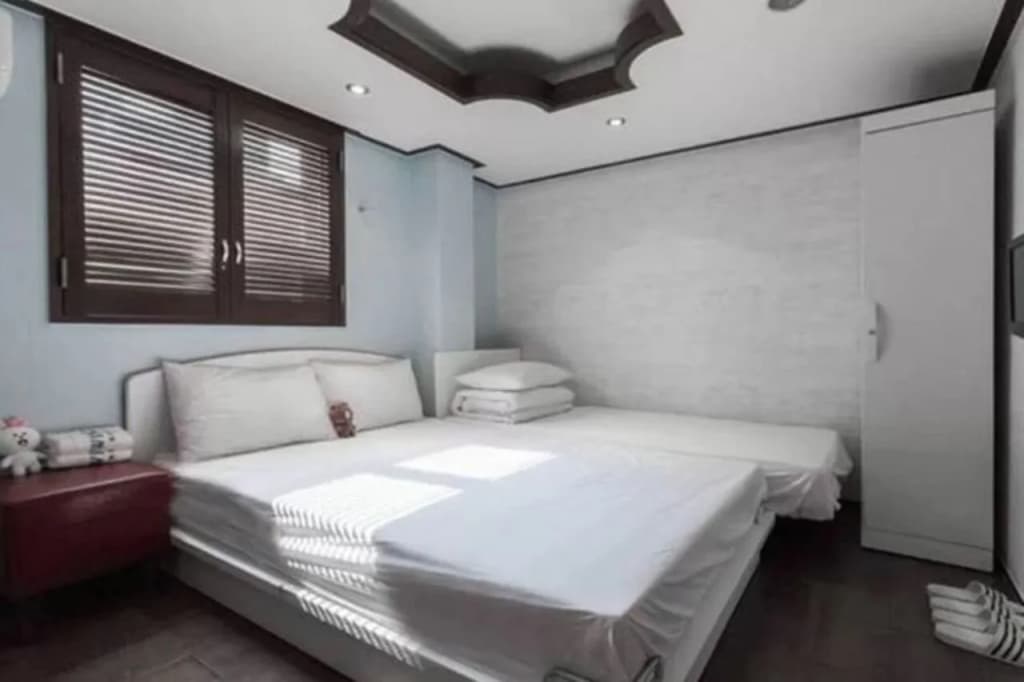 Red Panda Hotel - photo 4