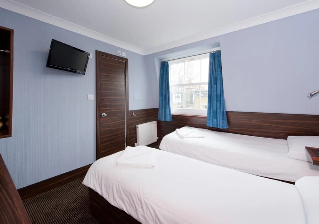 Crestfield Hotel - photo 31