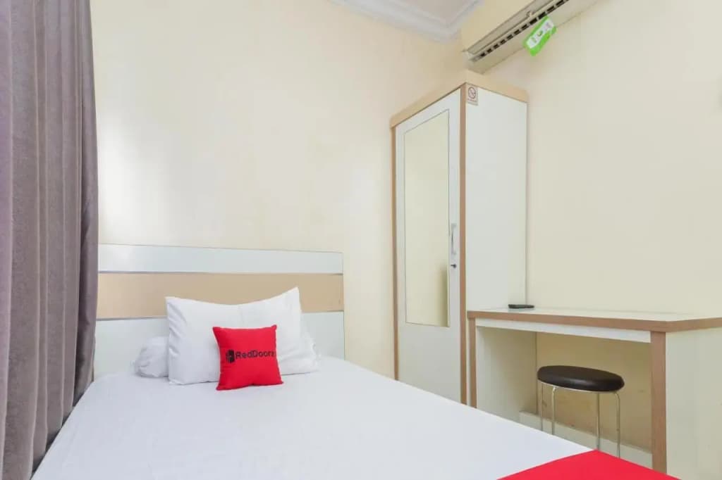 Wisma Basco Syariah by OYO Rooms - photo 19