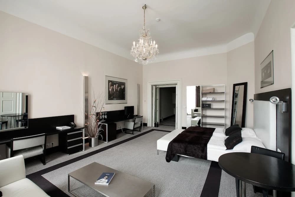Old Town Square Hotel - photo 4