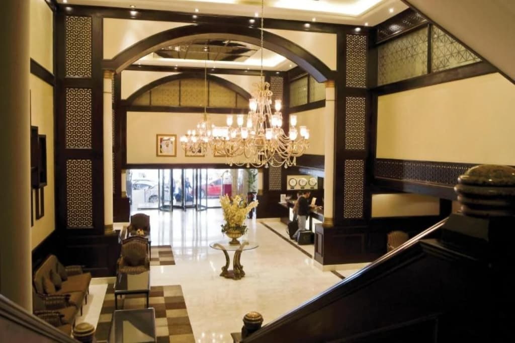 Carlton Tower Hotel - photo 1