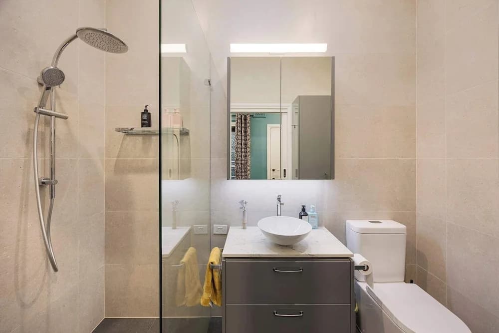 The Empress Direct Access Carlton Gardens - photo 9