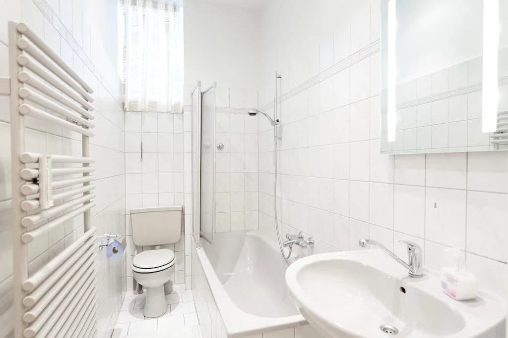 West Berlin Apartments - photo 8