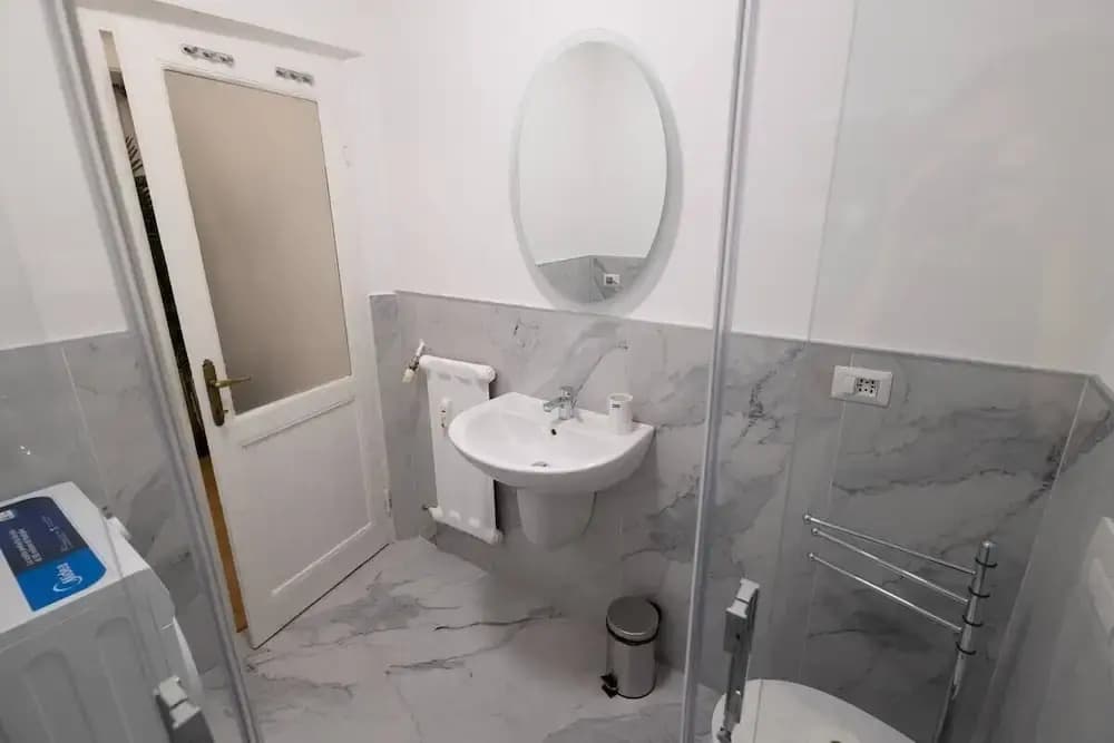 [Modern] 2BR/2BA • Metro Access • 12min Duomo - photo 9