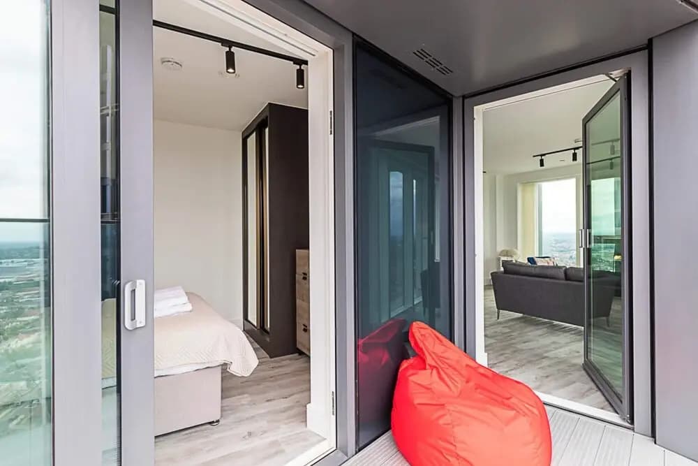 Two Bedroom Luxury Retreat At North Acton, London - photo 7