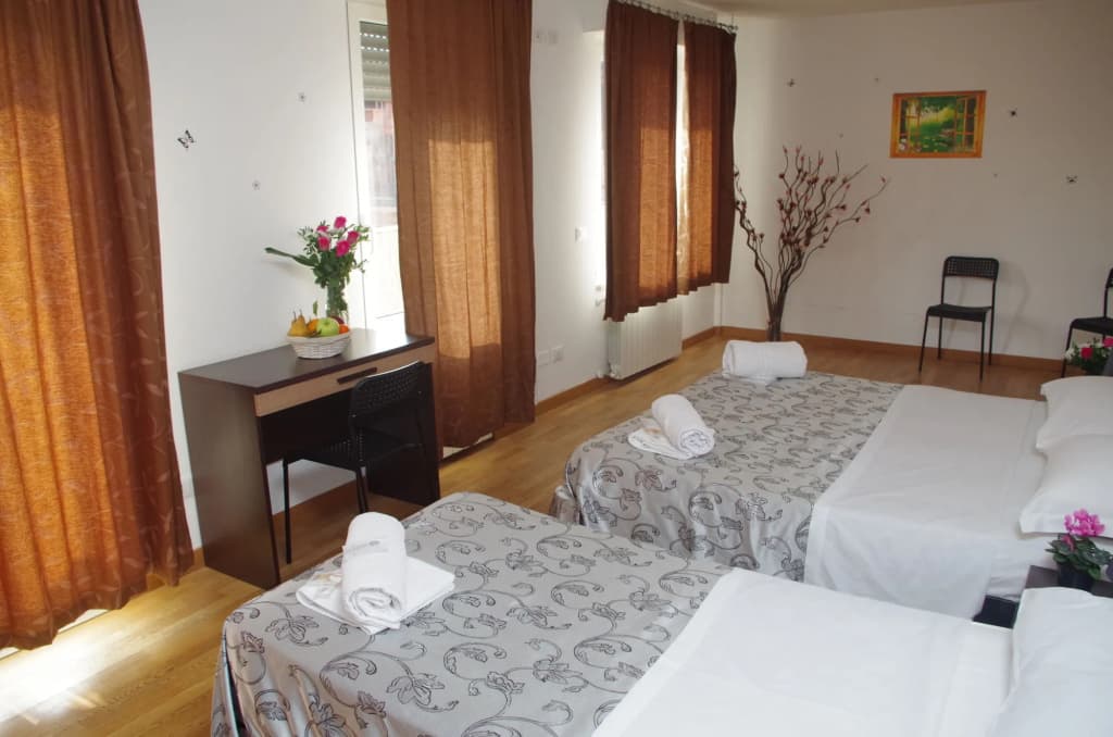 Hotel Euro Inn - photo 4