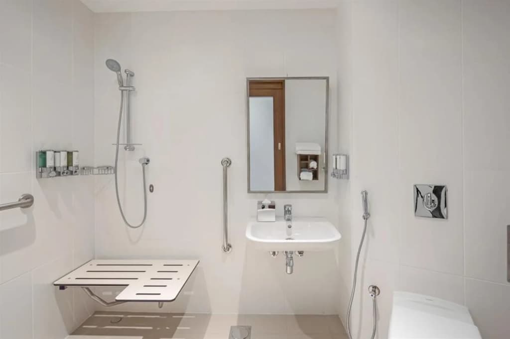 Hampton by Hilton Dubai Al Barsha - photo 10