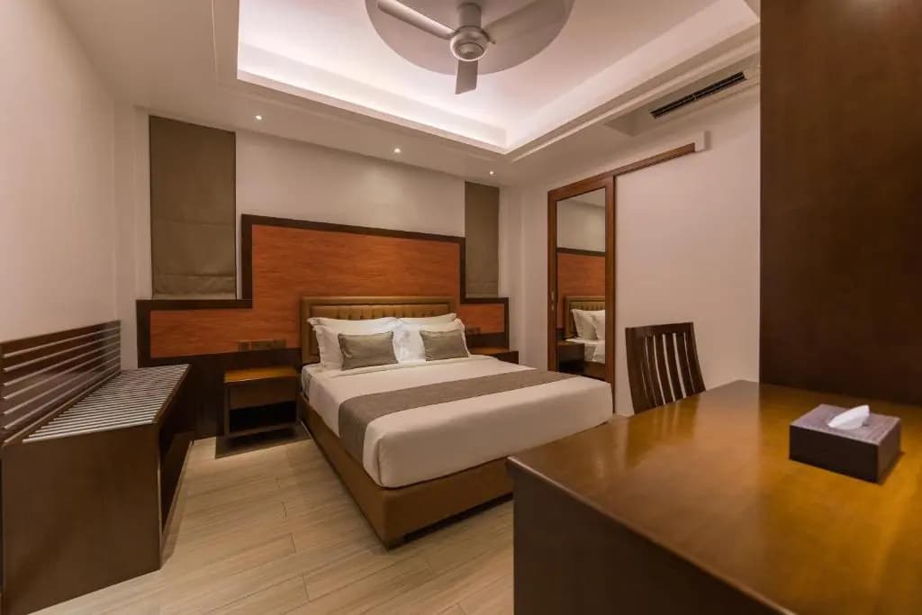 Samann Host Hotel - photo 2