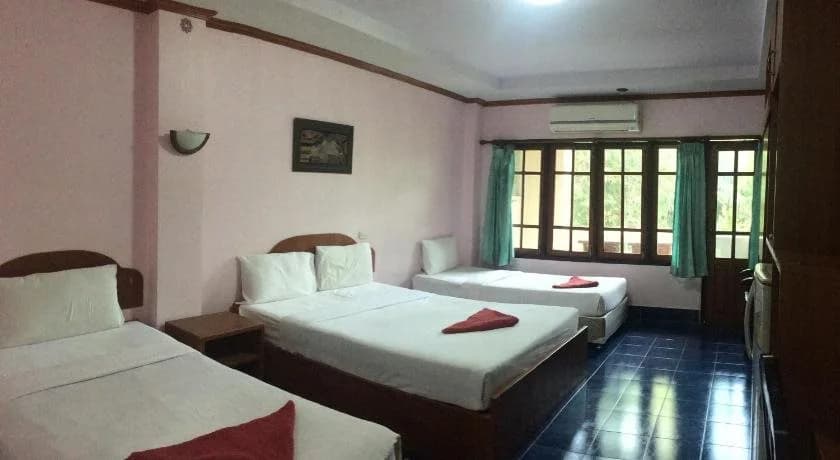 Coconut House Chaweng Hostel - photo 2