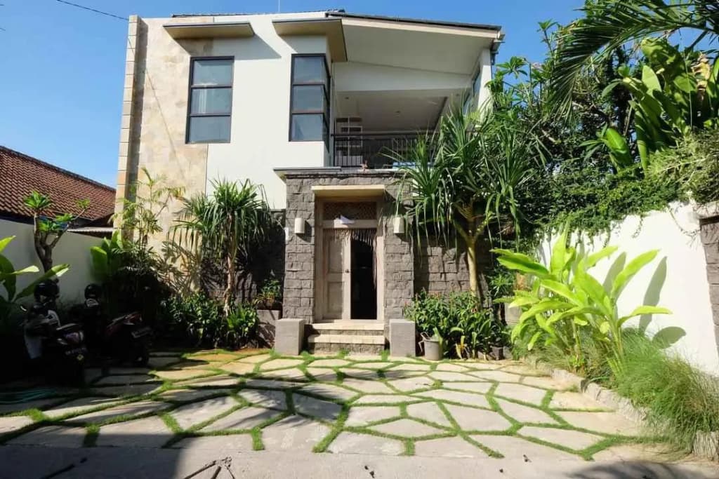 Pulasari Homestay & Villa - photo 4