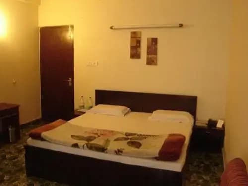 Pamposh Guest House - photo 4