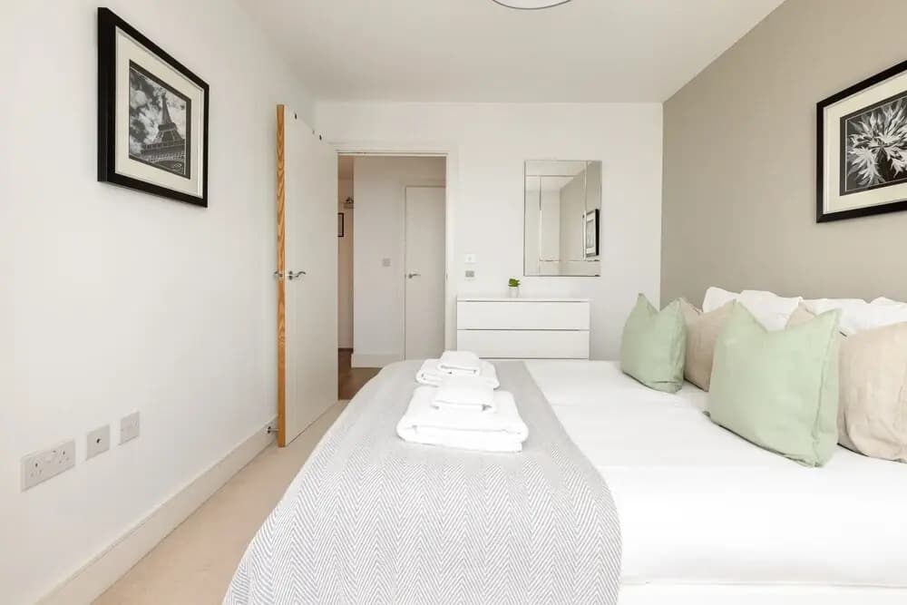 The Islington Collection - photo 8