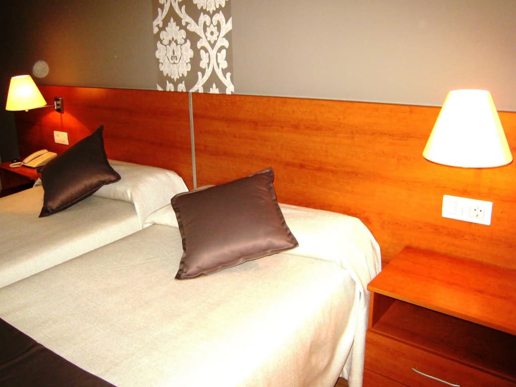Hotel Catalunya - photo 7