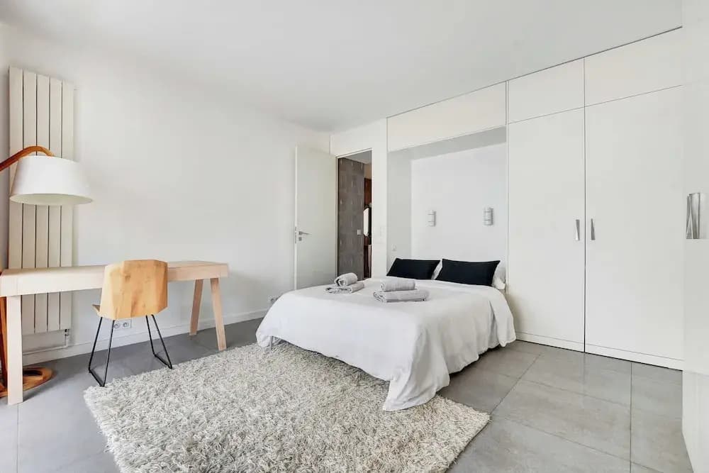 Exceptional 3bdr/6p apt - View of the Eiffel Tower - photo 4