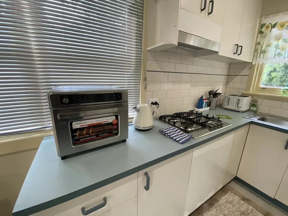 Mitcham train station  2 bedrooms unit - photo 13