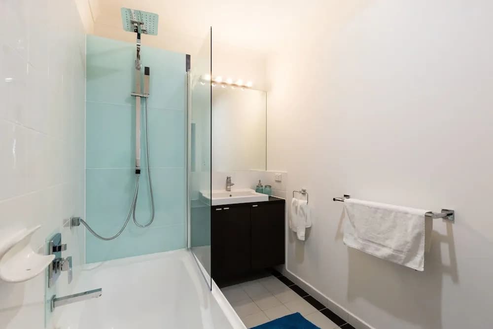 VANCE, 2BDR Melbourne Apartment - photo 10