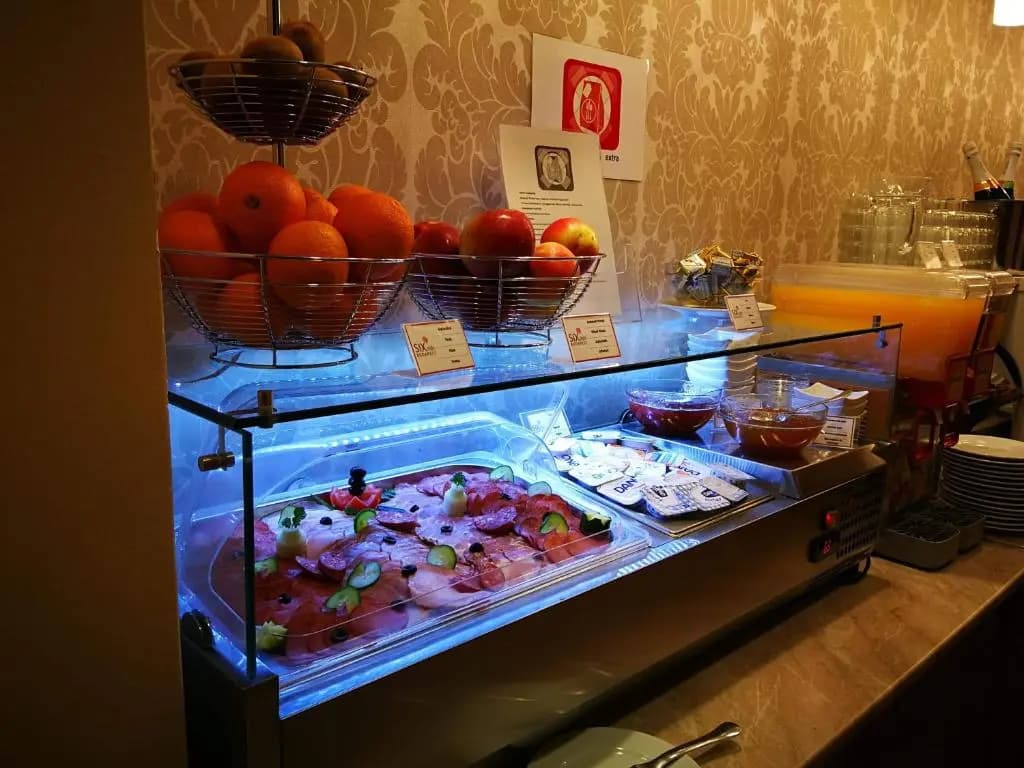 Six Inn Hotel - photo 11