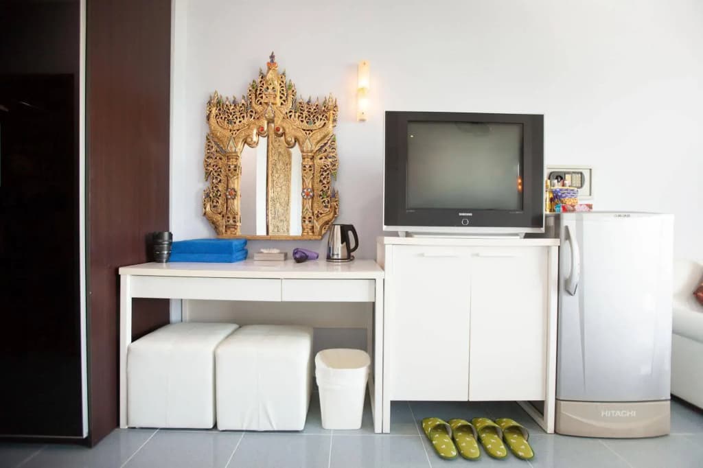 Chalong Beach Hotel Phuket - photo 6
